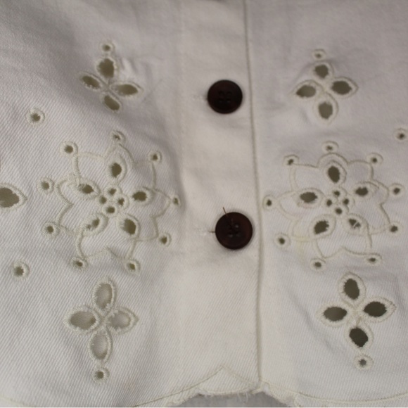 White jean skirt - Picture 4 of 7